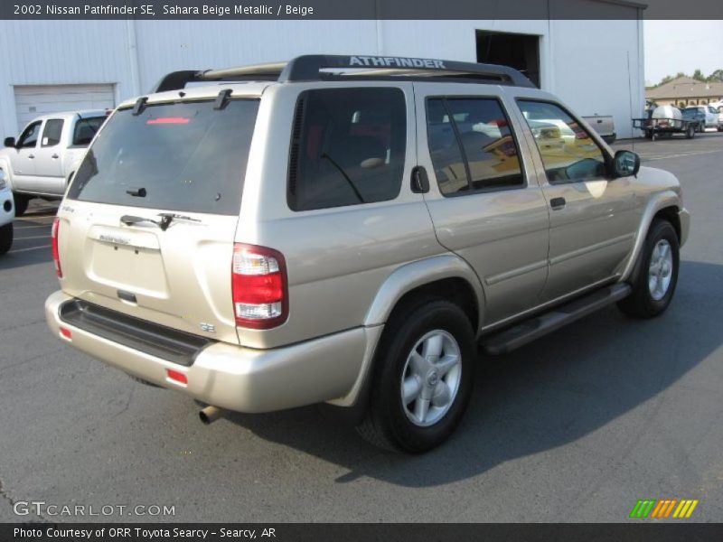 Sahara Beige Metallic / Beige 2002 Nissan Pathfinder SE