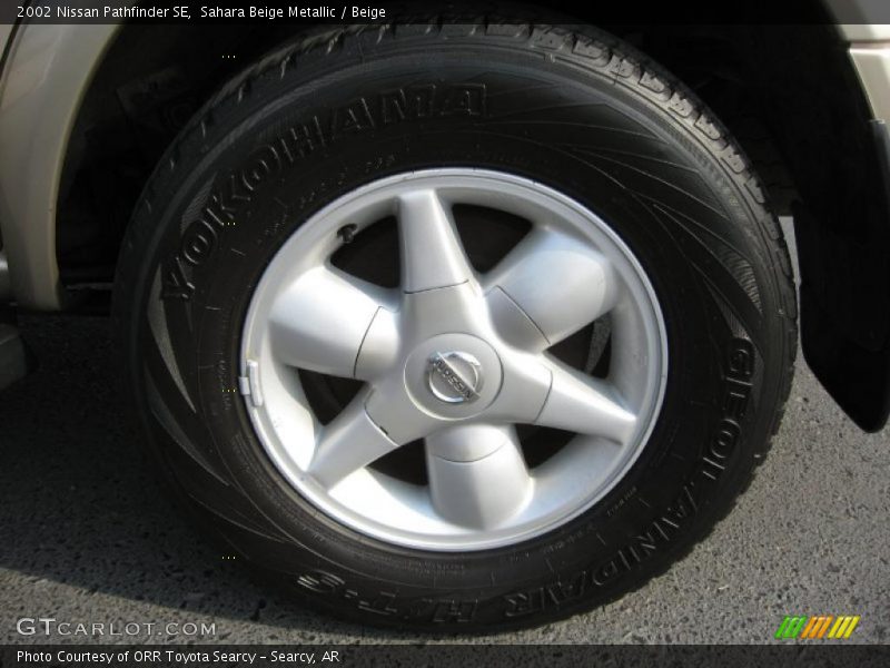 Sahara Beige Metallic / Beige 2002 Nissan Pathfinder SE