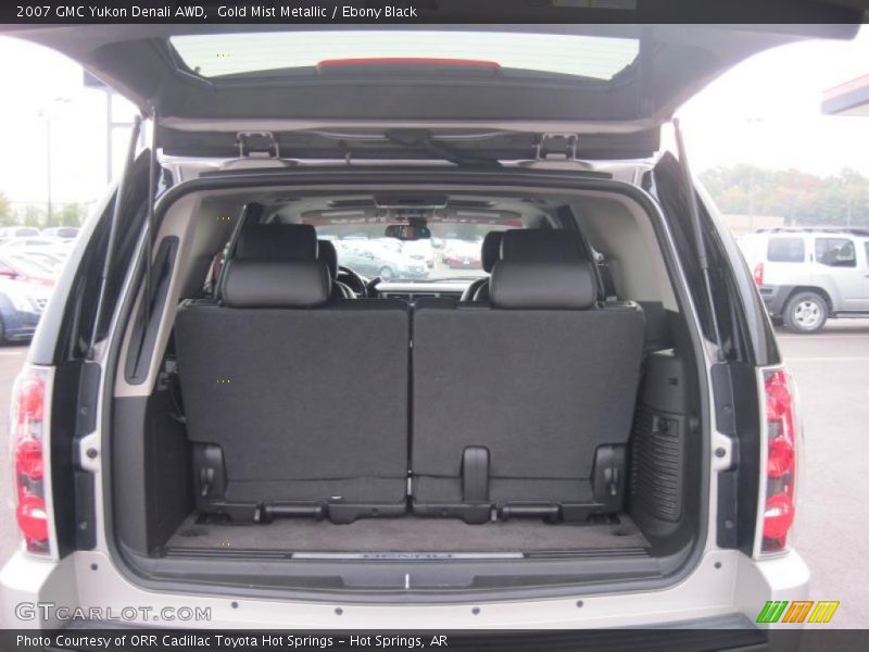  2007 Yukon Denali AWD Trunk