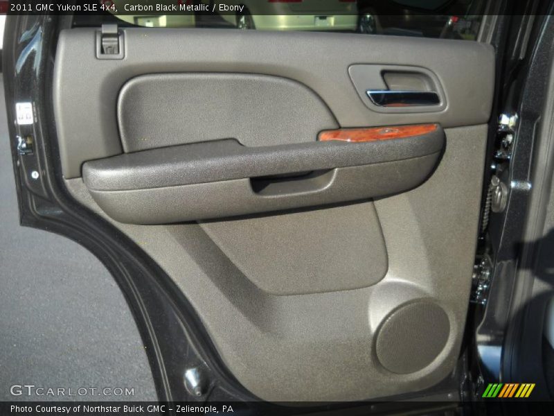 Carbon Black Metallic / Ebony 2011 GMC Yukon SLE 4x4