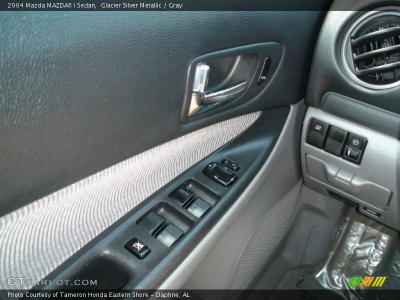 Glacier Silver Metallic / Gray 2004 Mazda MAZDA6 i Sedan