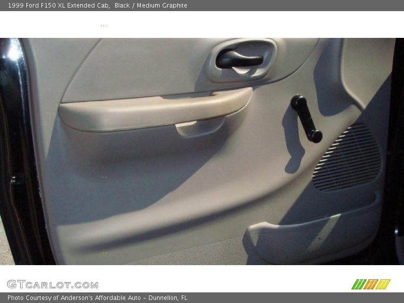 Black / Medium Graphite 1999 Ford F150 XL Extended Cab