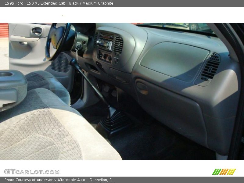 Black / Medium Graphite 1999 Ford F150 XL Extended Cab