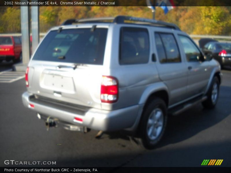 Chrome Silver Metallic / Charcoal 2002 Nissan Pathfinder SE 4x4