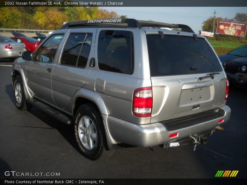 Chrome Silver Metallic / Charcoal 2002 Nissan Pathfinder SE 4x4