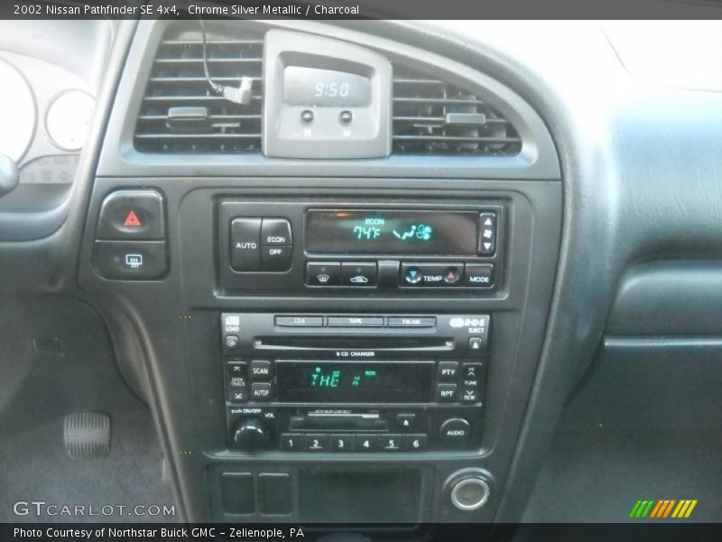 Controls of 2002 Pathfinder SE 4x4