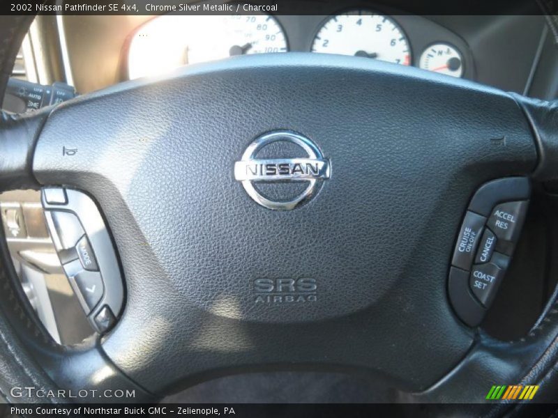 Chrome Silver Metallic / Charcoal 2002 Nissan Pathfinder SE 4x4