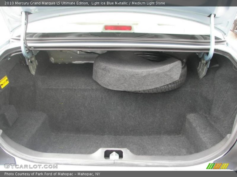  2010 Grand Marquis LS Ultimate Edition Trunk