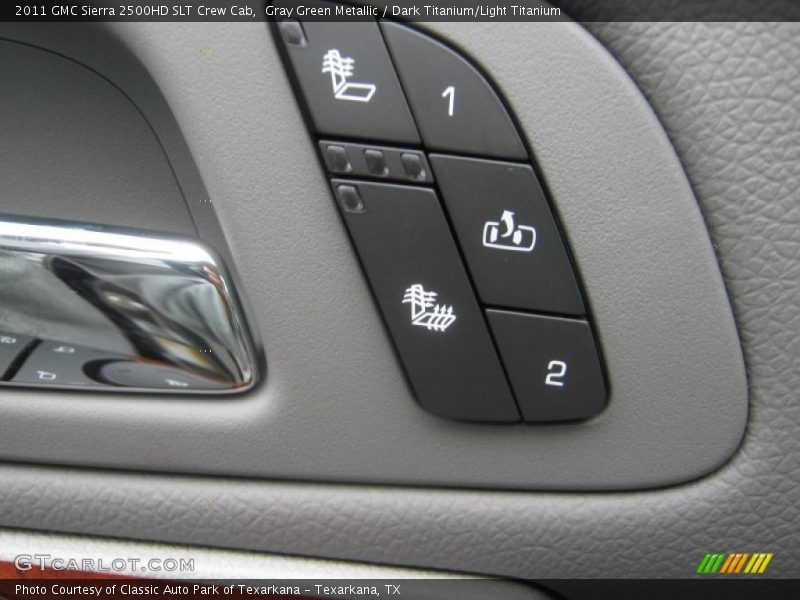 Controls of 2011 Sierra 2500HD SLT Crew Cab