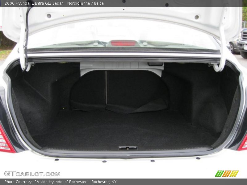  2006 Elantra GLS Sedan Trunk