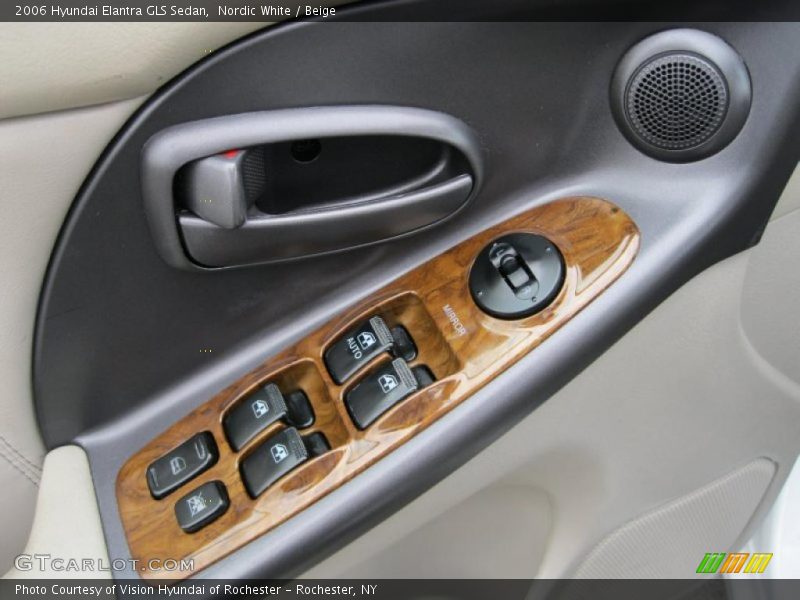 Controls of 2006 Elantra GLS Sedan