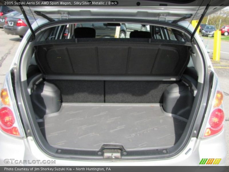  2005 Aerio SX AWD Sport Wagon Trunk