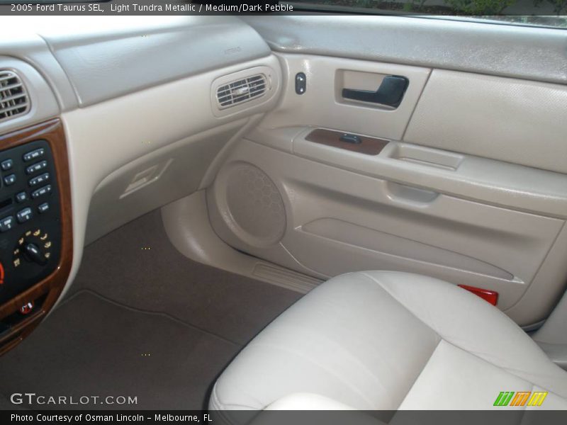 Light Tundra Metallic / Medium/Dark Pebble 2005 Ford Taurus SEL
