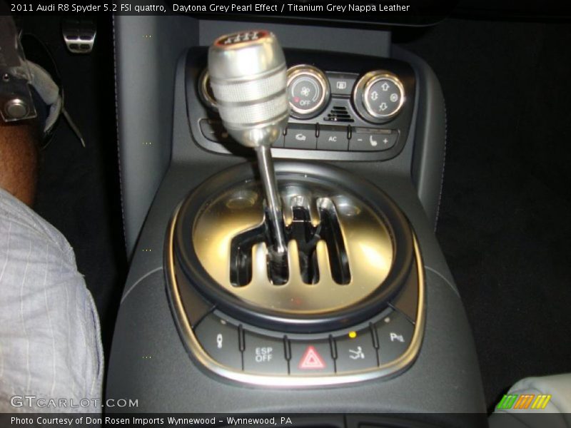  2011 R8 Spyder 5.2 FSI quattro 6 Speed Manual Shifter
