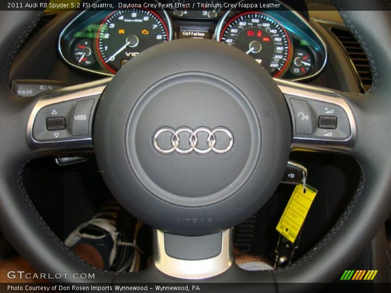 Controls of 2011 R8 Spyder 5.2 FSI quattro