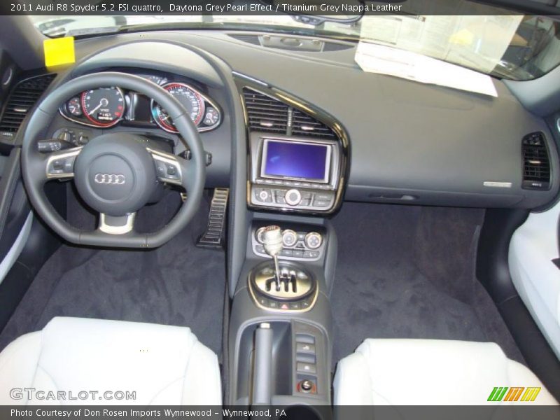 Dashboard of 2011 R8 Spyder 5.2 FSI quattro