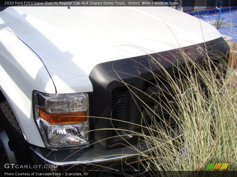 Oxford White / Medium Stone 2010 Ford F350 Super Duty XL Regular Cab 4x4 Chassis Dump Truck