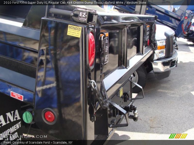 Oxford White / Medium Stone 2010 Ford F350 Super Duty XL Regular Cab 4x4 Chassis Dump Truck
