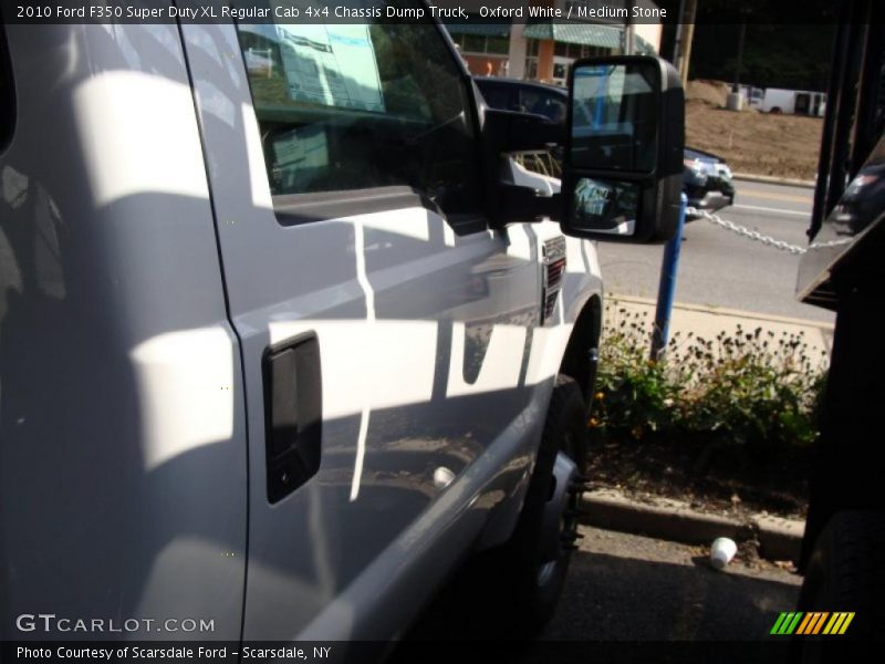 Oxford White / Medium Stone 2010 Ford F350 Super Duty XL Regular Cab 4x4 Chassis Dump Truck