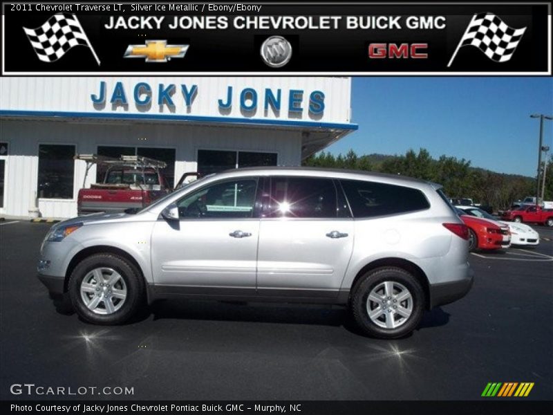 Silver Ice Metallic / Ebony/Ebony 2011 Chevrolet Traverse LT