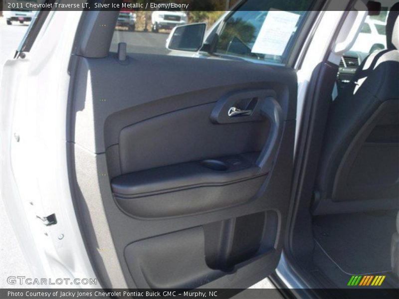 Silver Ice Metallic / Ebony/Ebony 2011 Chevrolet Traverse LT