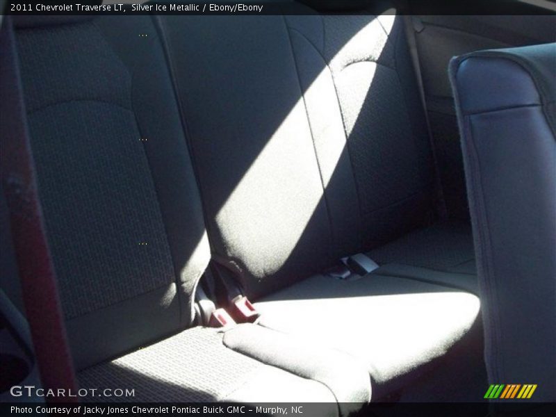 Silver Ice Metallic / Ebony/Ebony 2011 Chevrolet Traverse LT