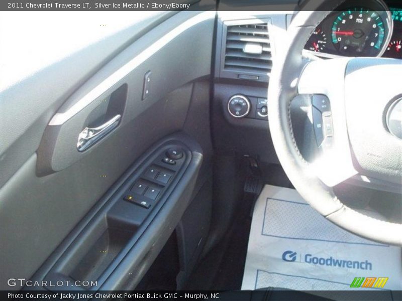 Silver Ice Metallic / Ebony/Ebony 2011 Chevrolet Traverse LT