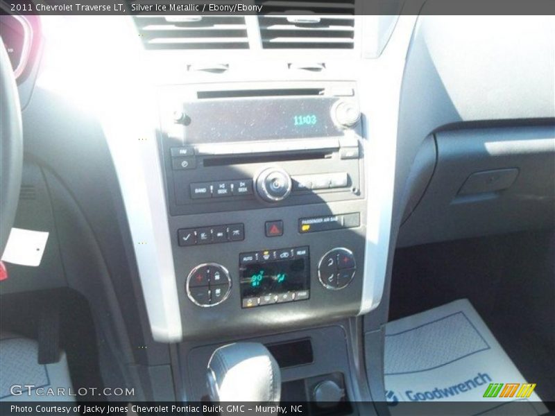 Silver Ice Metallic / Ebony/Ebony 2011 Chevrolet Traverse LT
