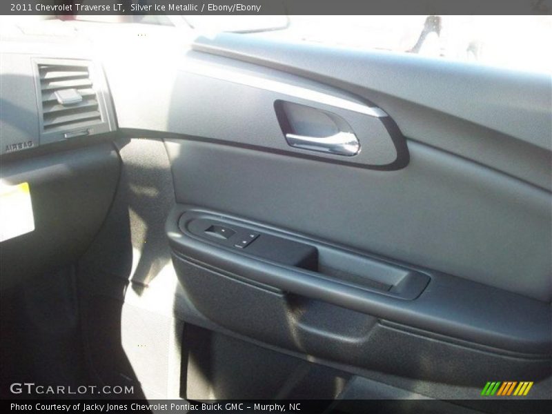 Silver Ice Metallic / Ebony/Ebony 2011 Chevrolet Traverse LT