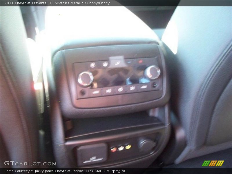 Silver Ice Metallic / Ebony/Ebony 2011 Chevrolet Traverse LT