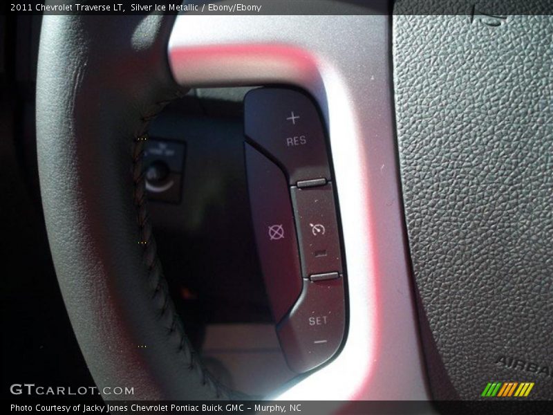 Silver Ice Metallic / Ebony/Ebony 2011 Chevrolet Traverse LT
