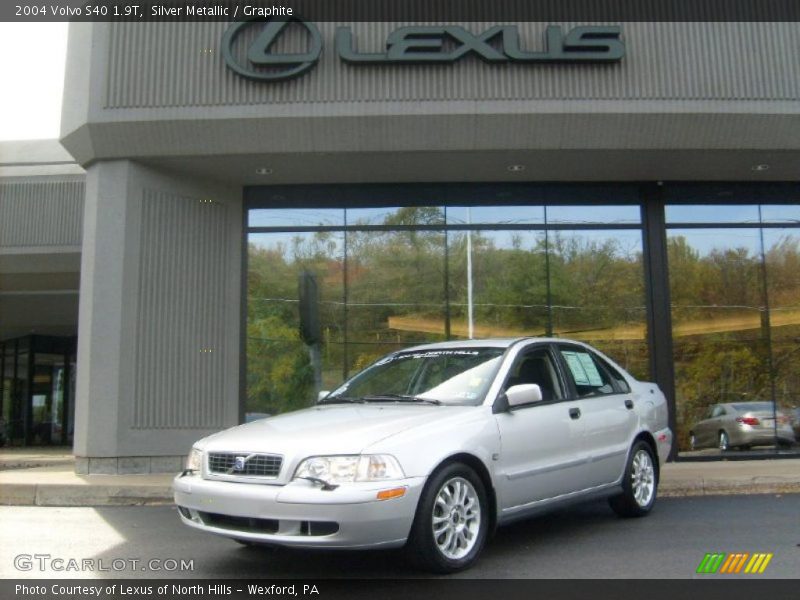 Silver Metallic / Graphite 2004 Volvo S40 1.9T