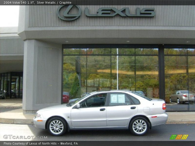 Silver Metallic / Graphite 2004 Volvo S40 1.9T