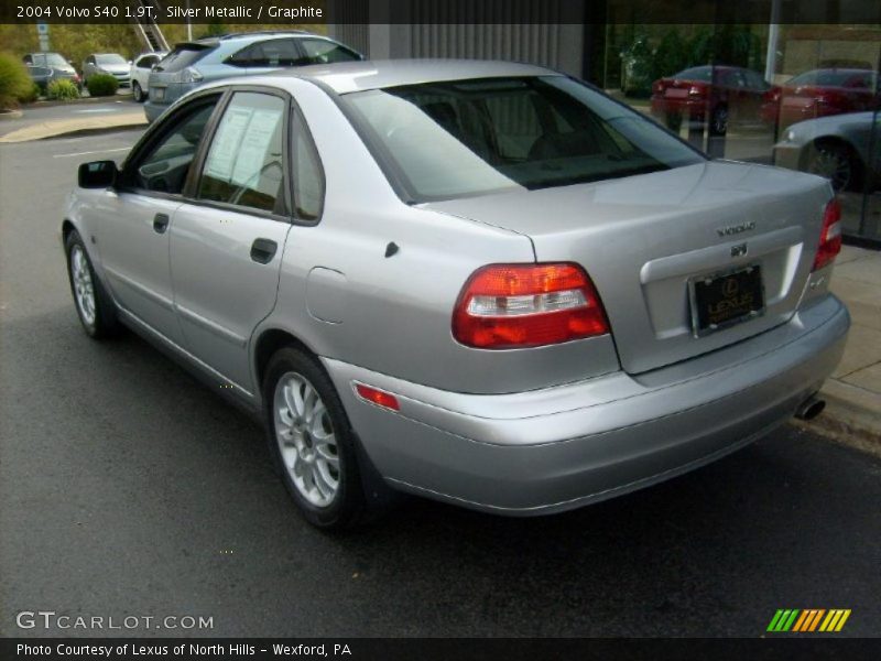 Silver Metallic / Graphite 2004 Volvo S40 1.9T