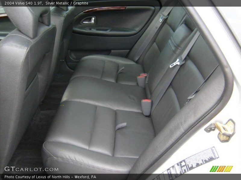  2004 S40 1.9T Graphite Interior
