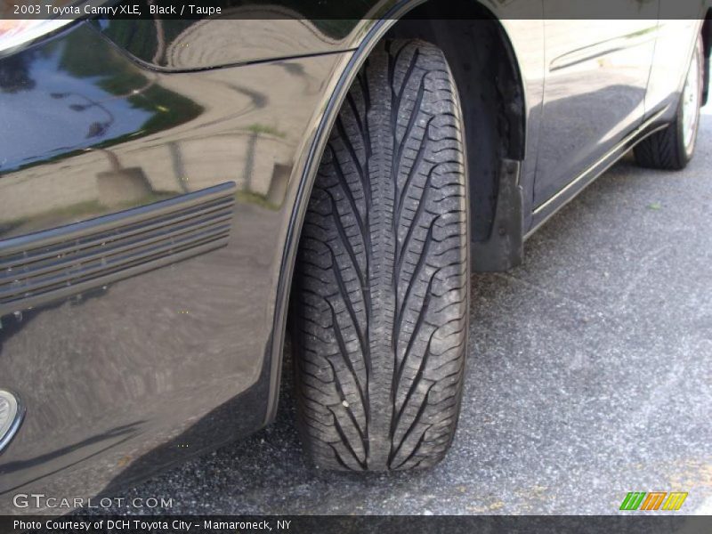 Black / Taupe 2003 Toyota Camry XLE
