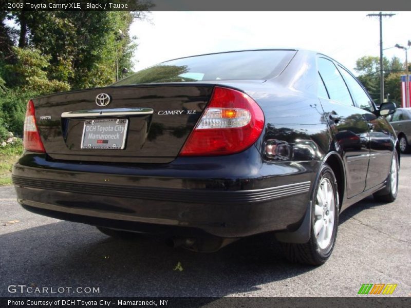 Black / Taupe 2003 Toyota Camry XLE