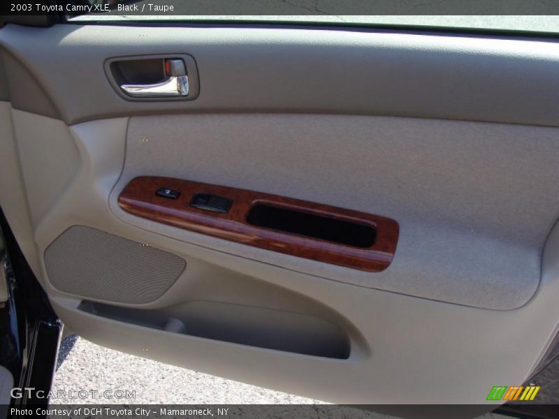 Black / Taupe 2003 Toyota Camry XLE