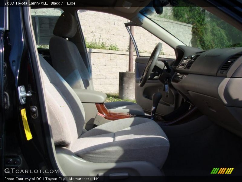 Black / Taupe 2003 Toyota Camry XLE