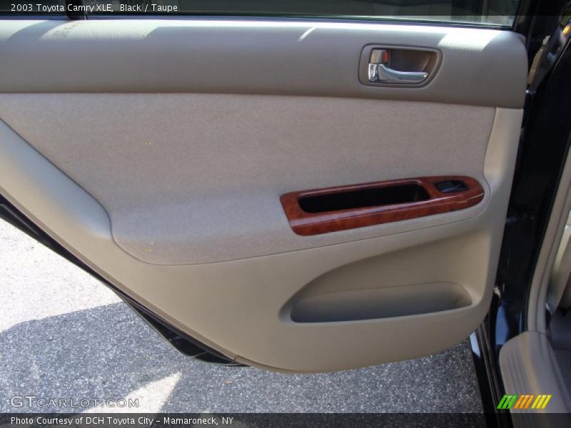 Black / Taupe 2003 Toyota Camry XLE
