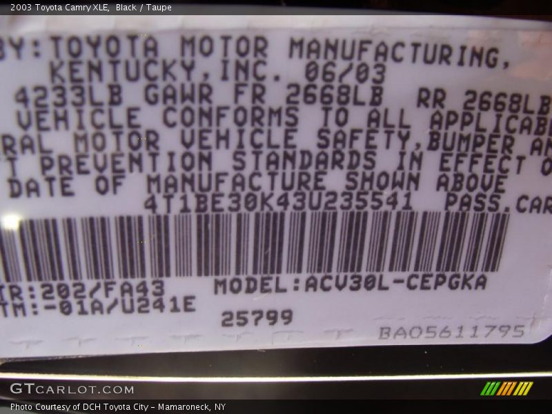 Black / Taupe 2003 Toyota Camry XLE