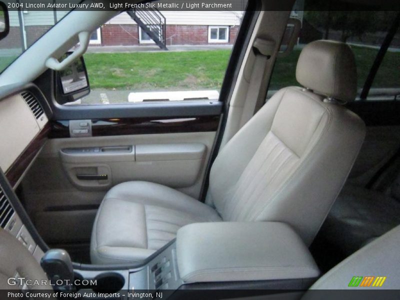 Light French Silk Metallic / Light Parchment 2004 Lincoln Aviator Luxury AWD