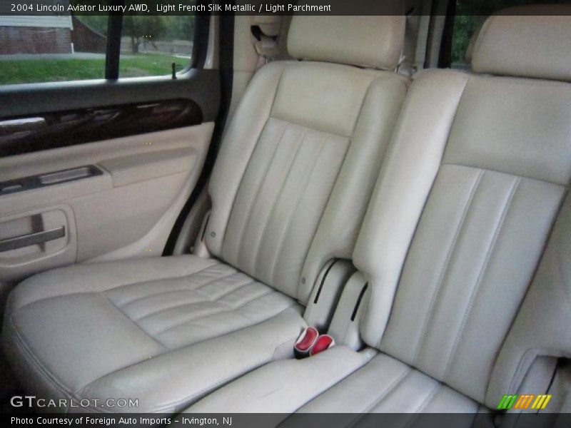  2004 Aviator Luxury AWD Light Parchment Interior