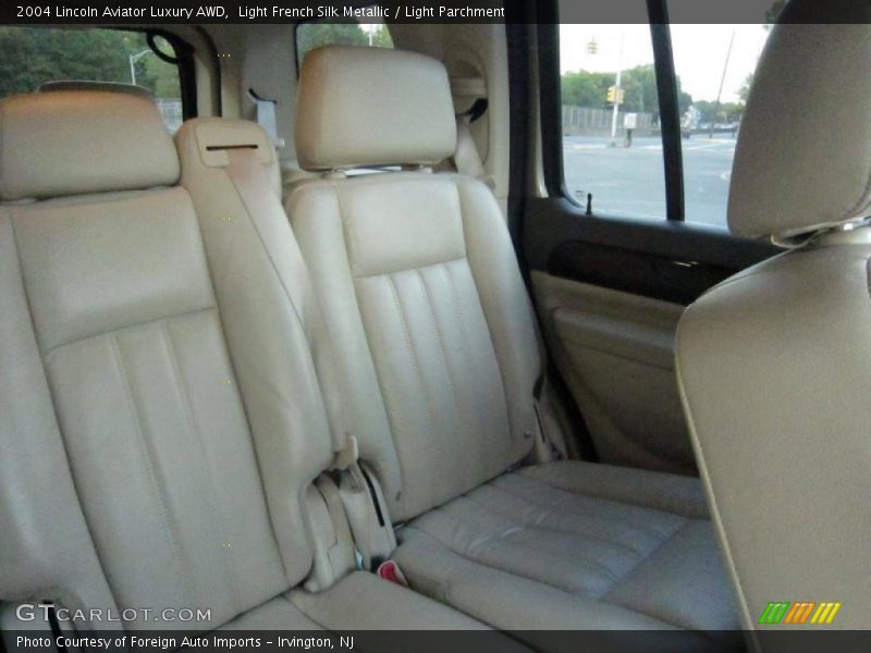  2004 Aviator Luxury AWD Light Parchment Interior