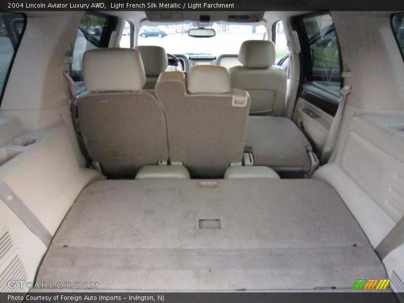  2004 Aviator Luxury AWD Trunk