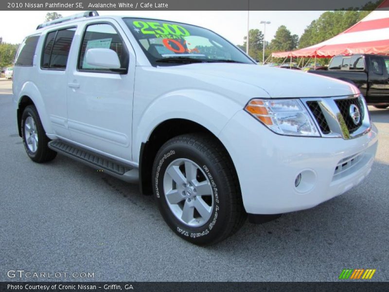 Avalanche White / Cafe Latte 2010 Nissan Pathfinder SE