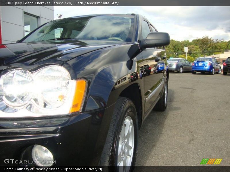 Black / Medium Slate Gray 2007 Jeep Grand Cherokee Laredo 4x4