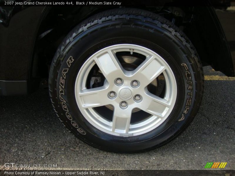 Black / Medium Slate Gray 2007 Jeep Grand Cherokee Laredo 4x4