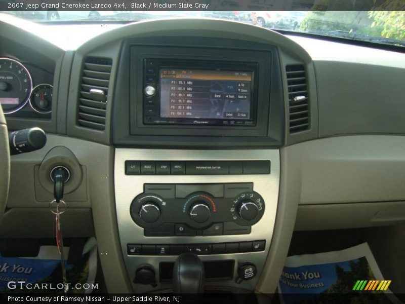 Black / Medium Slate Gray 2007 Jeep Grand Cherokee Laredo 4x4