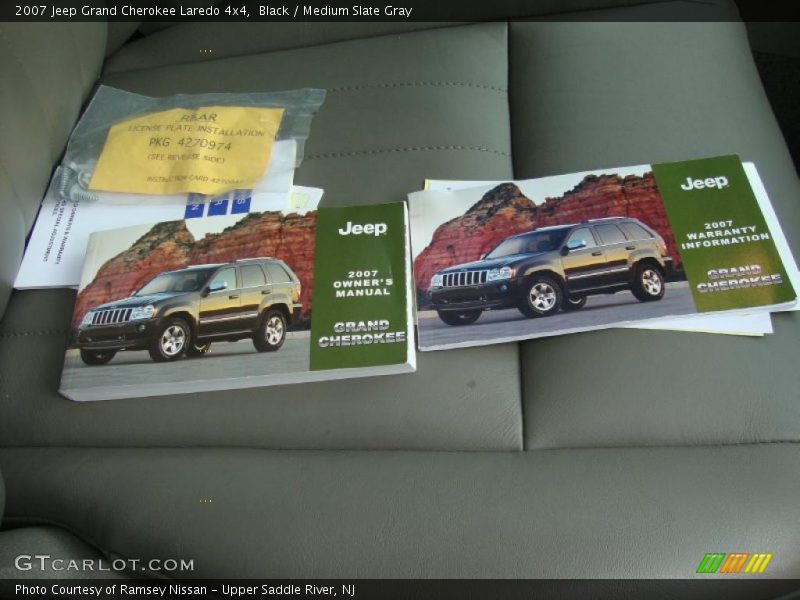Black / Medium Slate Gray 2007 Jeep Grand Cherokee Laredo 4x4